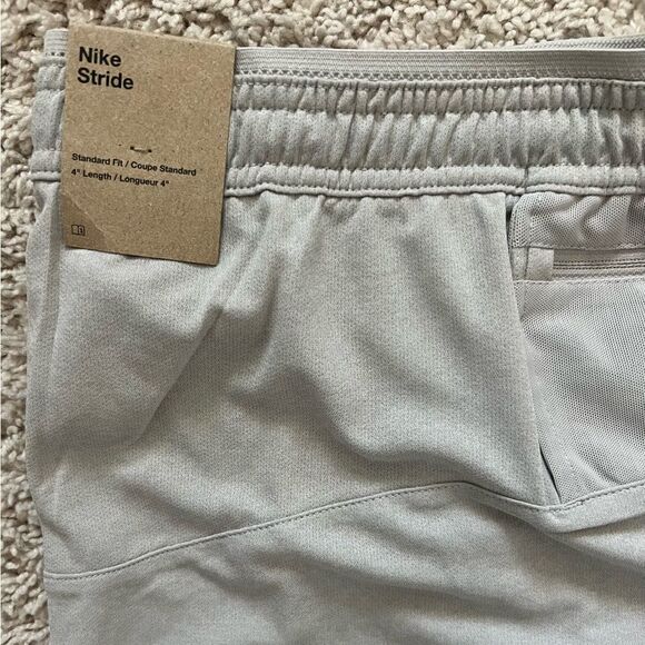 Nike Running Division Shorts 2in1 4" KHAKI BEIGE - Picture 10 of 11